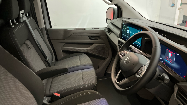 Volkswagen Transporter T32 Swb Electric 160kW 65kWh Commerce Pro Van Auto